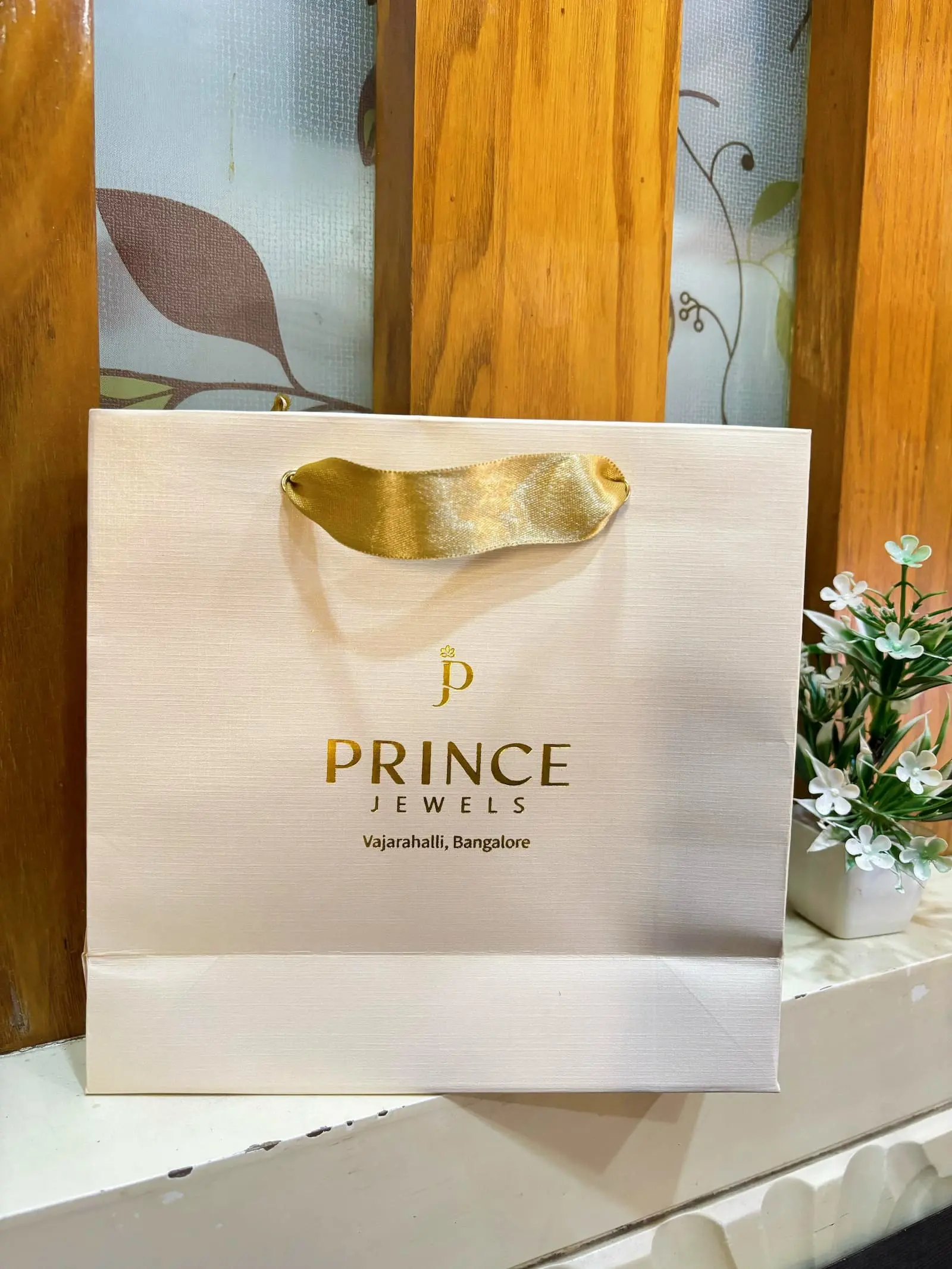 Custom premium customised paper bags manufacturer India