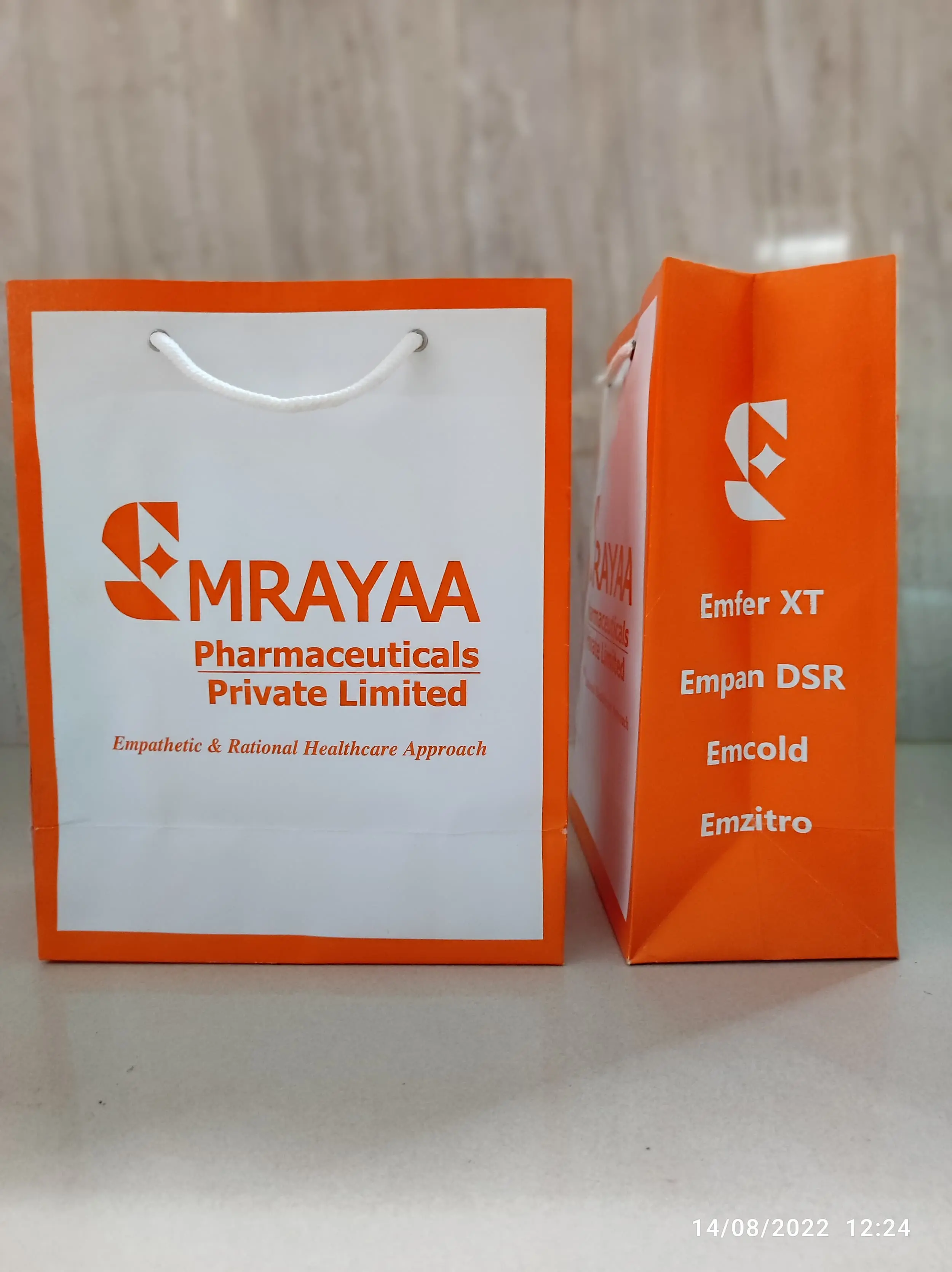 Custom shopping customised paper bags manufacturer India