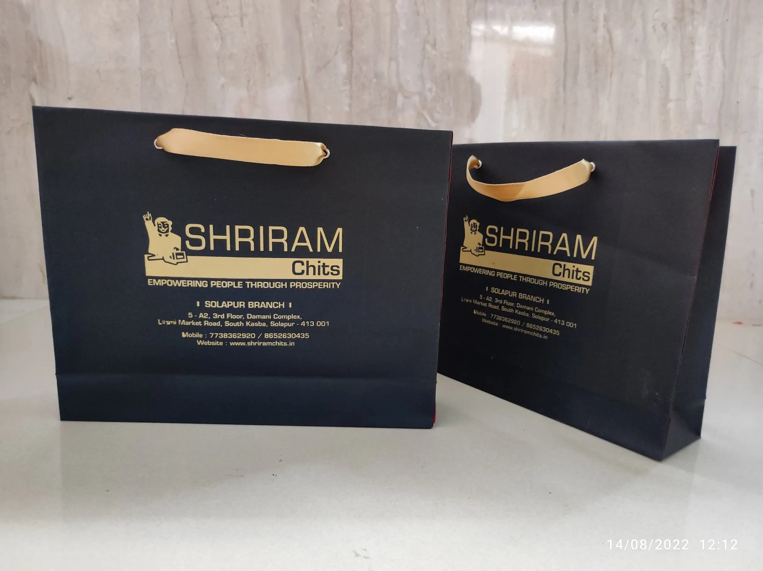 Custom shopping customised paper bags manufacturer India