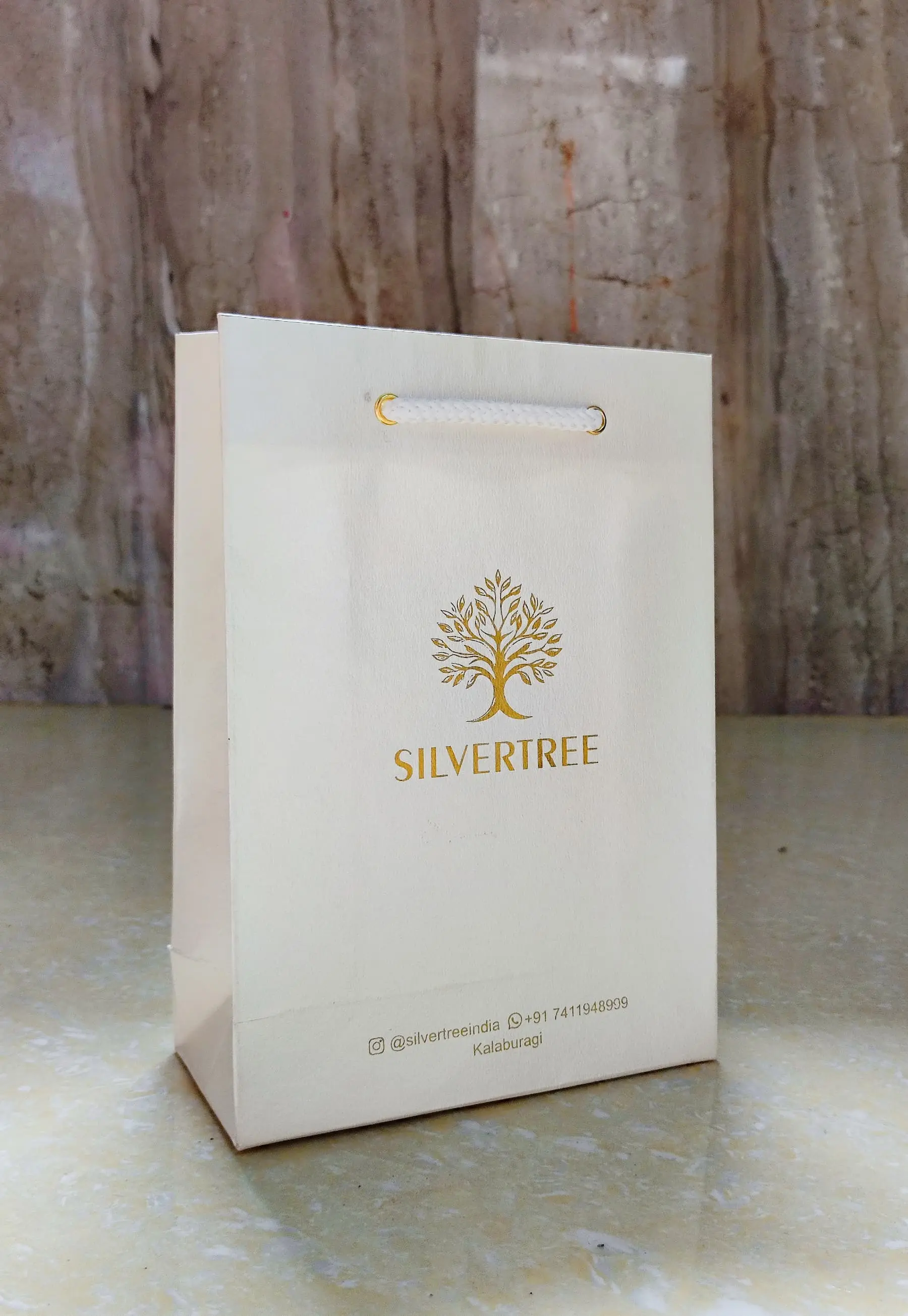 Custom shopping customised paper bags manufacturer India