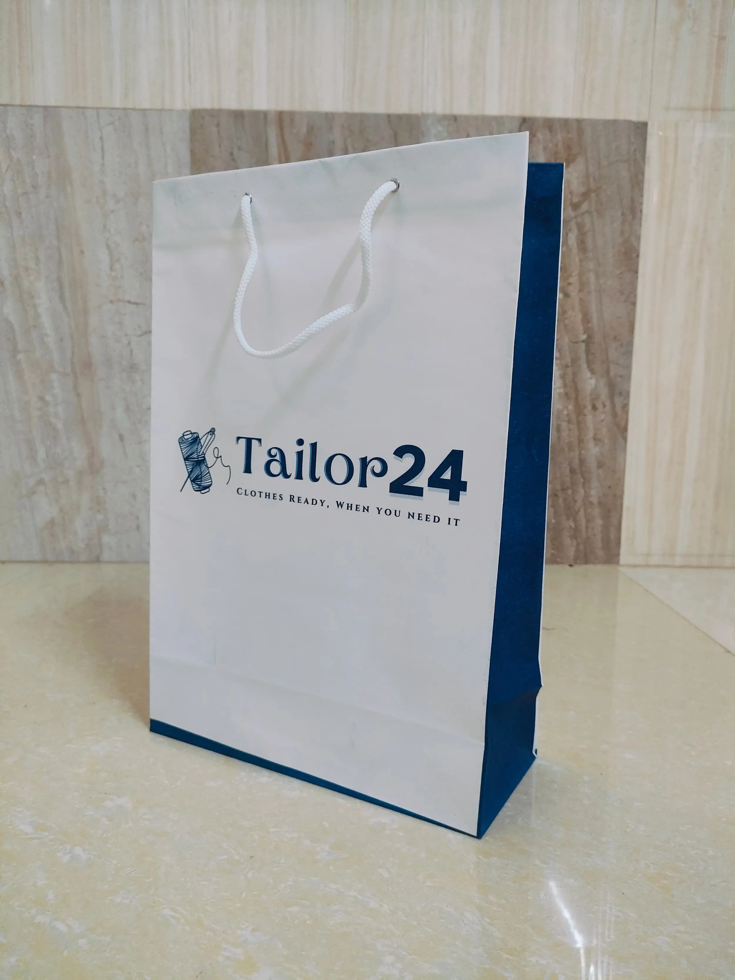 Custom shopping customised paper bags manufacturer India